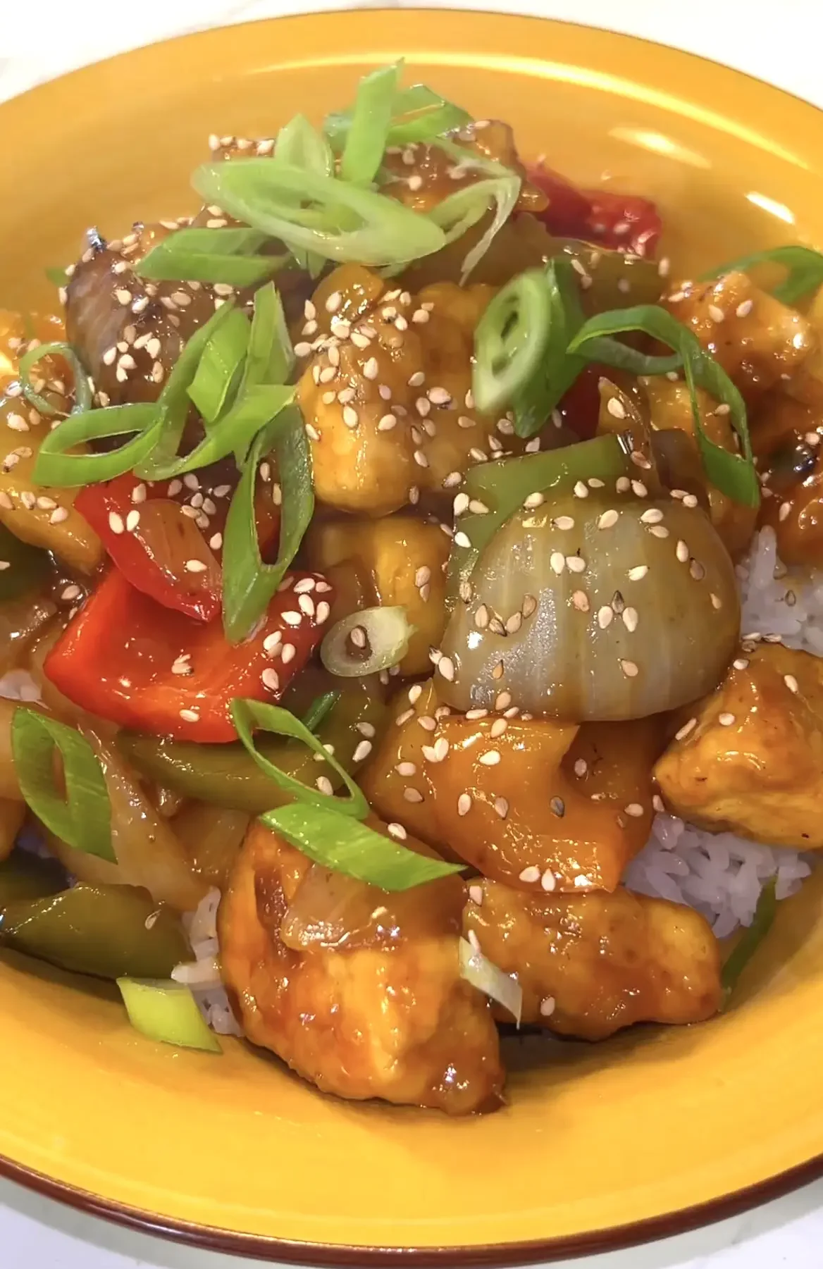 Süß-saures Tofu – Ein veganes Fest für die Sinne